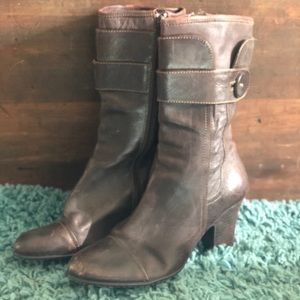 Born brown leather heeled ankle boots
